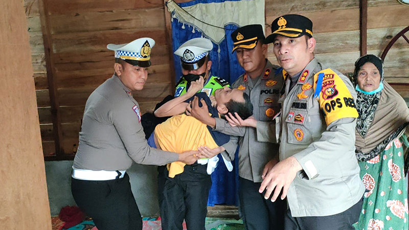 Lagi, Kapolres Bantu Warga Penderita Saraf Berobat ke RSUD Bengkalis  